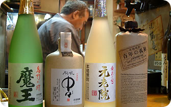 珍しい焼酎もたくさん取りそろえております。